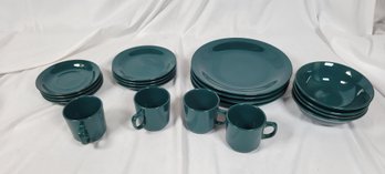 Gibson Emerald Ceramic Dinnerware Set For 4