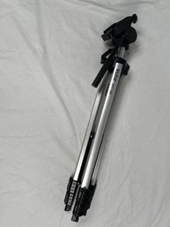 Vivitar VPT-120 Deluxe Lightweight Video/Photo Tripod