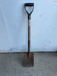 USA Tempered 2 D-Handle Shingle Shovel