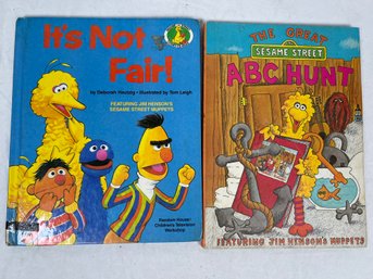 2 Sesame Street Books 'It's Not Fair!' & ABC Hunt