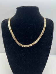 Gold Tone Unmarked Chavron Link Chain 15'