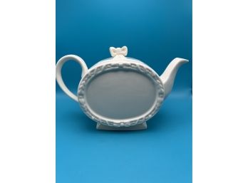 I Godinger And Company Oval Teapot, Ivory Color, Bow & Hearts Decoration
