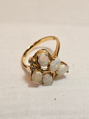 18k Gold With Opals And Diamonds Ring