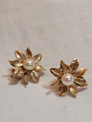14k Gold Flower Earrings With Pearl Centers