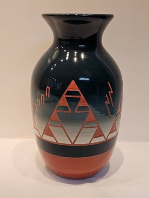 Native American Dakota Tribe Pottery Signed R. Underbaggage 2000