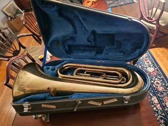 Yamaha Ybb104 Tuba With Case