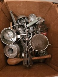 Vintage Kitchen Items Box Lot