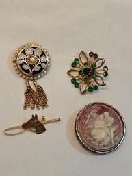 4 Costume Brooches