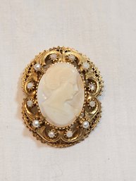 Vintage Florenza Cameo Brooch