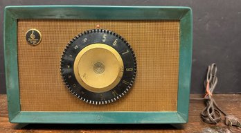 Vintage Emerson Radio Model 813 Series A