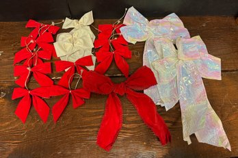 Lot Of 16 Vintage Ribbon & Plastic Christmas Bows