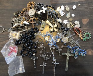 Religious Lot - Rosaries / Medals
