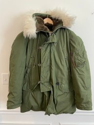 Military Extreme Cold Weather Parka - Medium