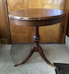 Mersman Round Accent/ Lamp Table
