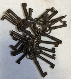 Lot Antique Keys