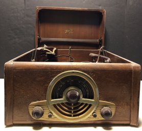 Vintage Zenith Record Player/ Radio