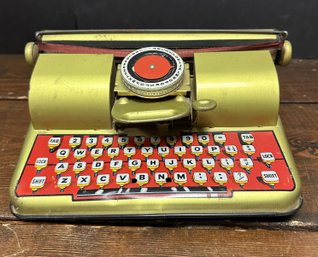 Vintage Tin Berwin Superior Toy Typewriter
