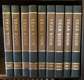 9 Volume - World Book Encyclopedia - Year Books