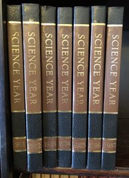 7 Volume - World Book Encyclopedia - Science Years