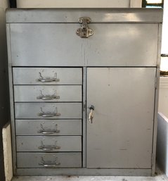 Metal Tool Cabinet W/ Locking Door