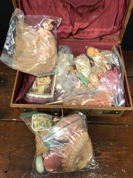 Vintage Singer Suitcase W/ Dolls & Sewing Supplies