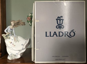 Lladro - Petals On The Wind - Figurine