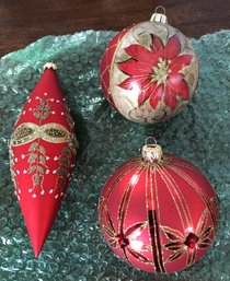 T35 - #11 - 3pc Christmas Ornaments