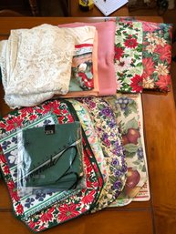 Tablecloths And Placemats Lot