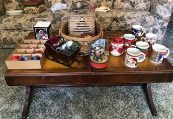 Tote 3 - Christmas Lot - Baskets/ Ornaments