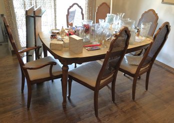 Dining Room Table & 6 Chairs