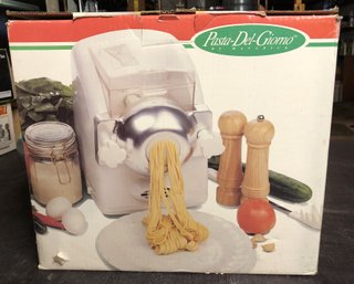 Vintage Pasta-Del-Giorno Pasta Maker - New