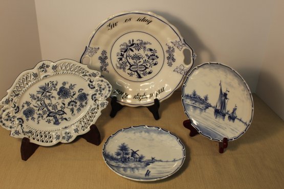 Vintage Blue And White Lot Of 4 Plates