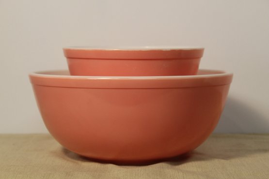 Vintage Pyrex- Pink Mixing Bowls