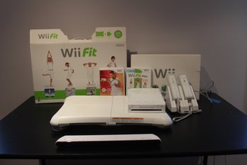 Wii Console W/2 Controllers And Wii Balance Board