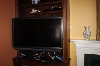 Sharp Aquos Liquid Crystal TV 43' With Wall Mount And Samsung Blu Ray Player