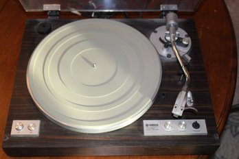 Vintage Direct Drive Yamaha Turntable, YP-B4 (Needs Service/See Description)
