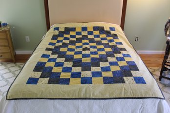 Beautiful Vintage Handmade Quilt