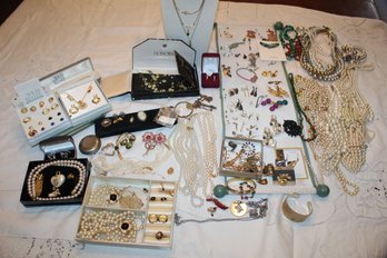 Large Beautiful Collection Of Vintage Costume Jewelry