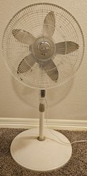 Lasko White Rotating Fan (tested)