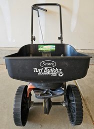 Scotts Turf Builder Mini Edge Guard Fertilizer Spreader Cart