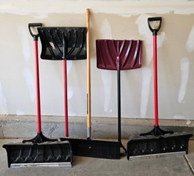 5 Snow Shovels Incl Plastic With Metal Edge, 1 Metal & Some Plastic With No Metal Guard