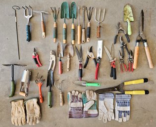 Large Lot Of Garden Tools Incl Shears, Trowels, Hand Rakes, Gloves & More