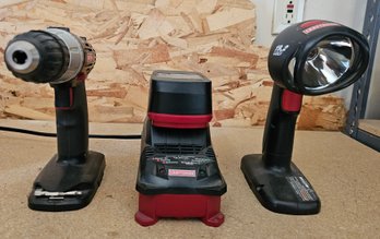 Craftsman 19.2v Drill, Flash Light, Battery & Charger