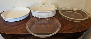 2 Vintage Corning Ware Dishes & 2 Pyrex Round Glass Bakeware