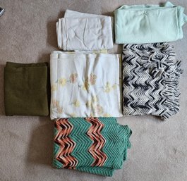 Lot Of 6 Blankets Incl Cotton & Knitted