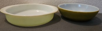 Vintage Lime Green Pyrex Pie Dish With An Olive Green Bowl (unmarked But It Appears To Be Pyrex)