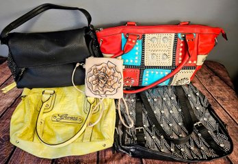 A Collection Of Used Womens Hand Bags/purses Including Guess