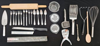 Kitchen Utensils Incl. Egg Slicer, Rolling Pin, Grater, Masher And More