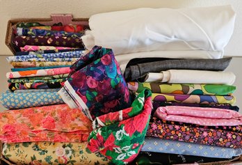 Lot Of Yardage/scrap Quilting Fabric Incl Mostly Cotton Floral, Christmas Poinsettias & More