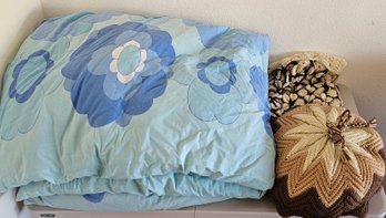 Lot Of Duvet Fabric Incl Pillow Cases, Twin Duvet In Cover & More